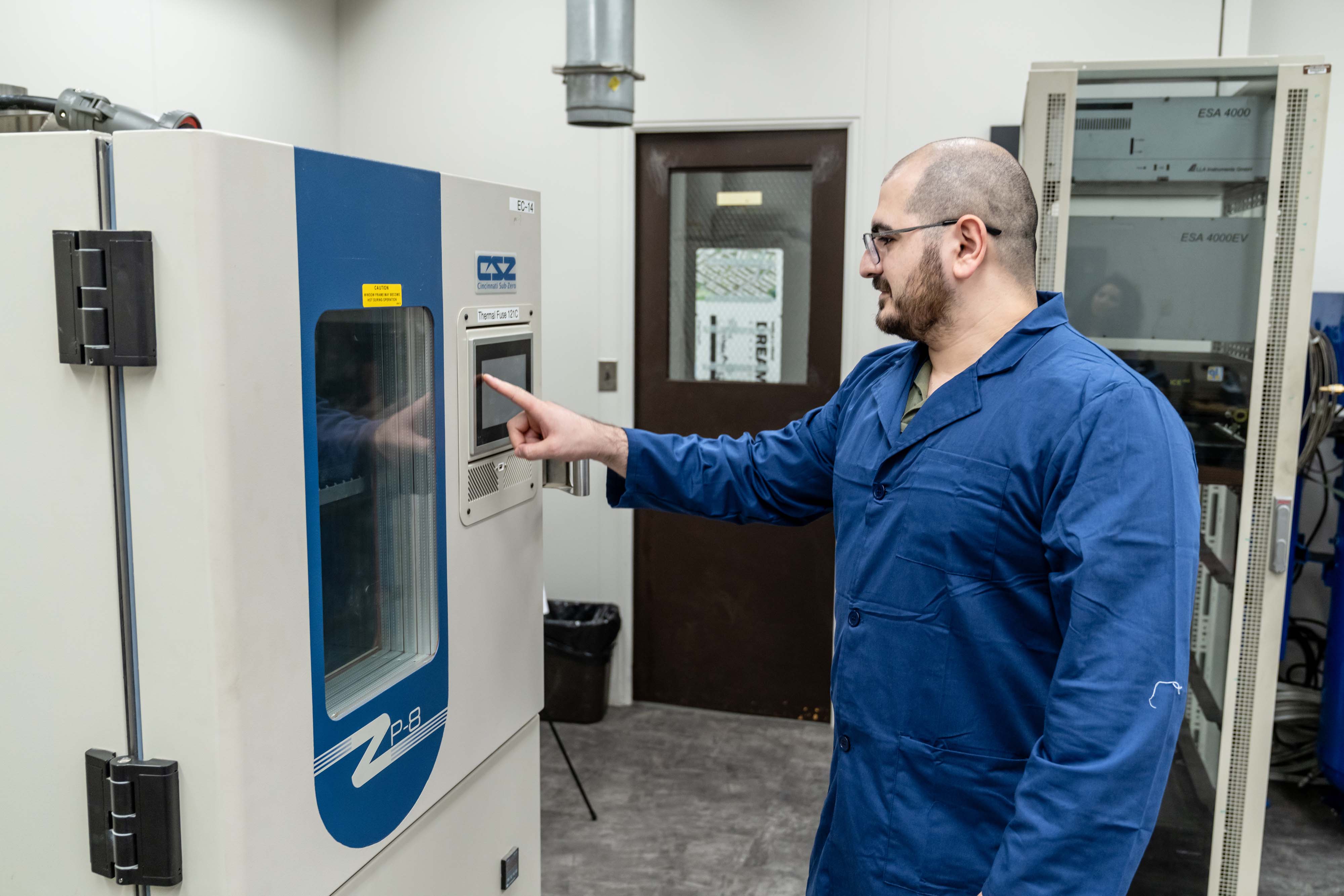 Sample Chamber with Controlled Atmosphere